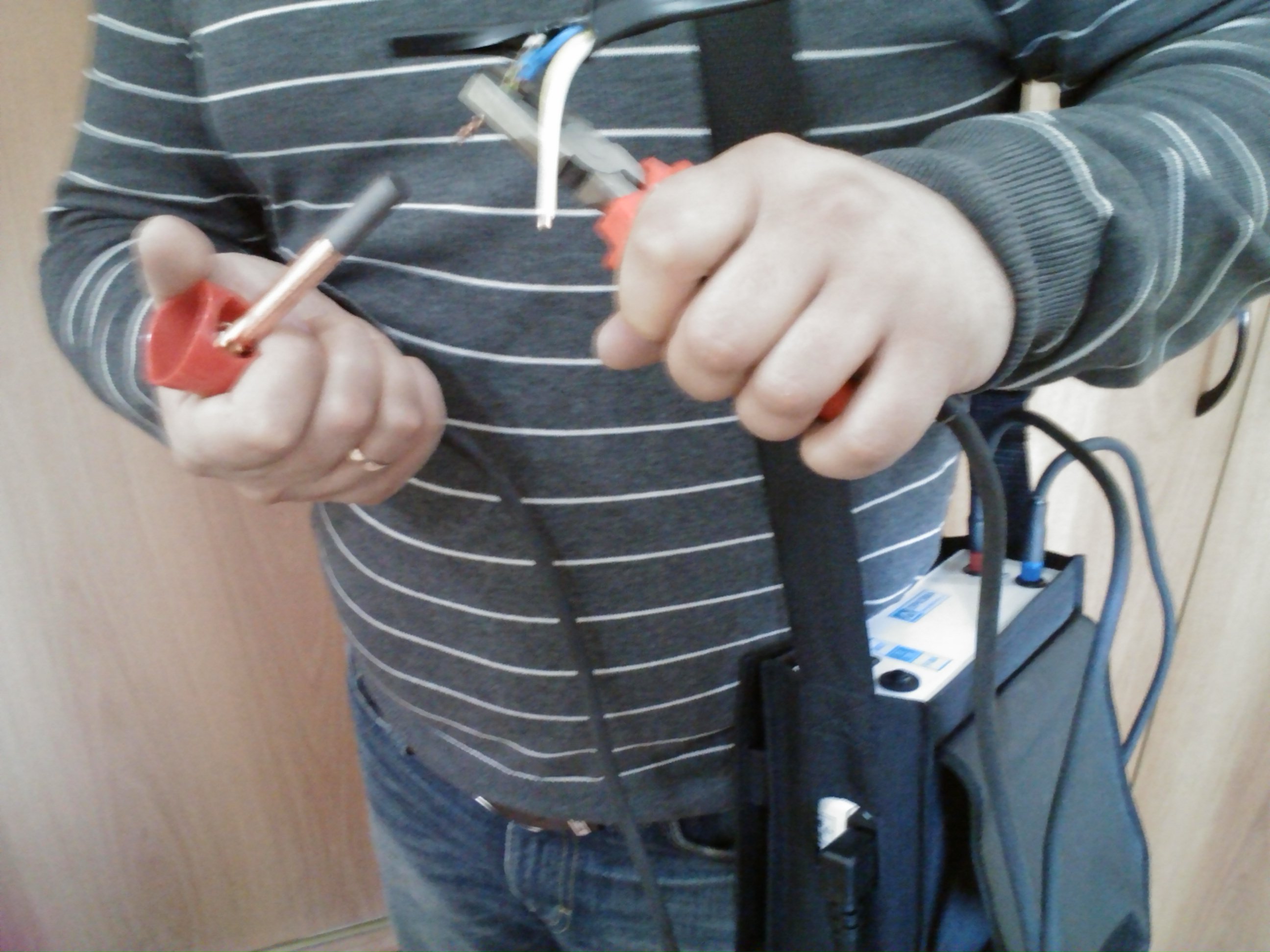 Аппарат для сварки скруток (сварочный аппарат электрика) ТЭС-700 (Картинка 2)